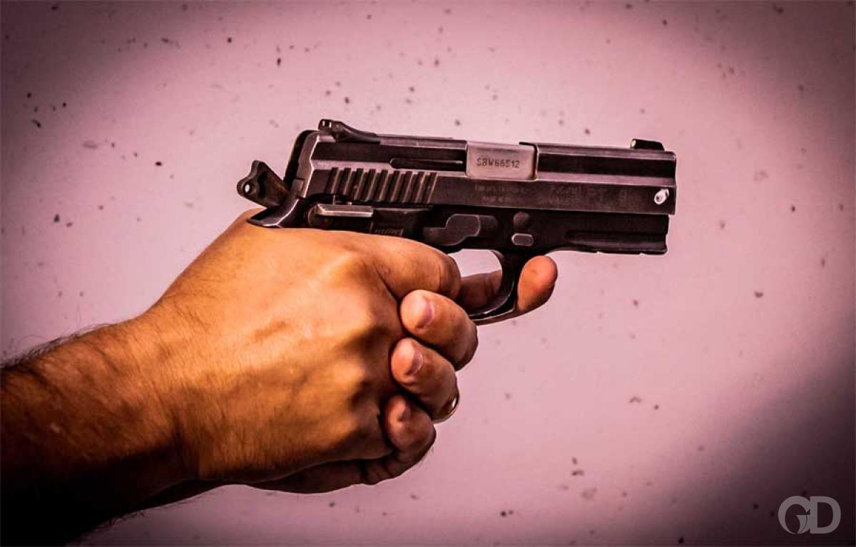 Criminoso invade casa e busca vítima marcada para morrer