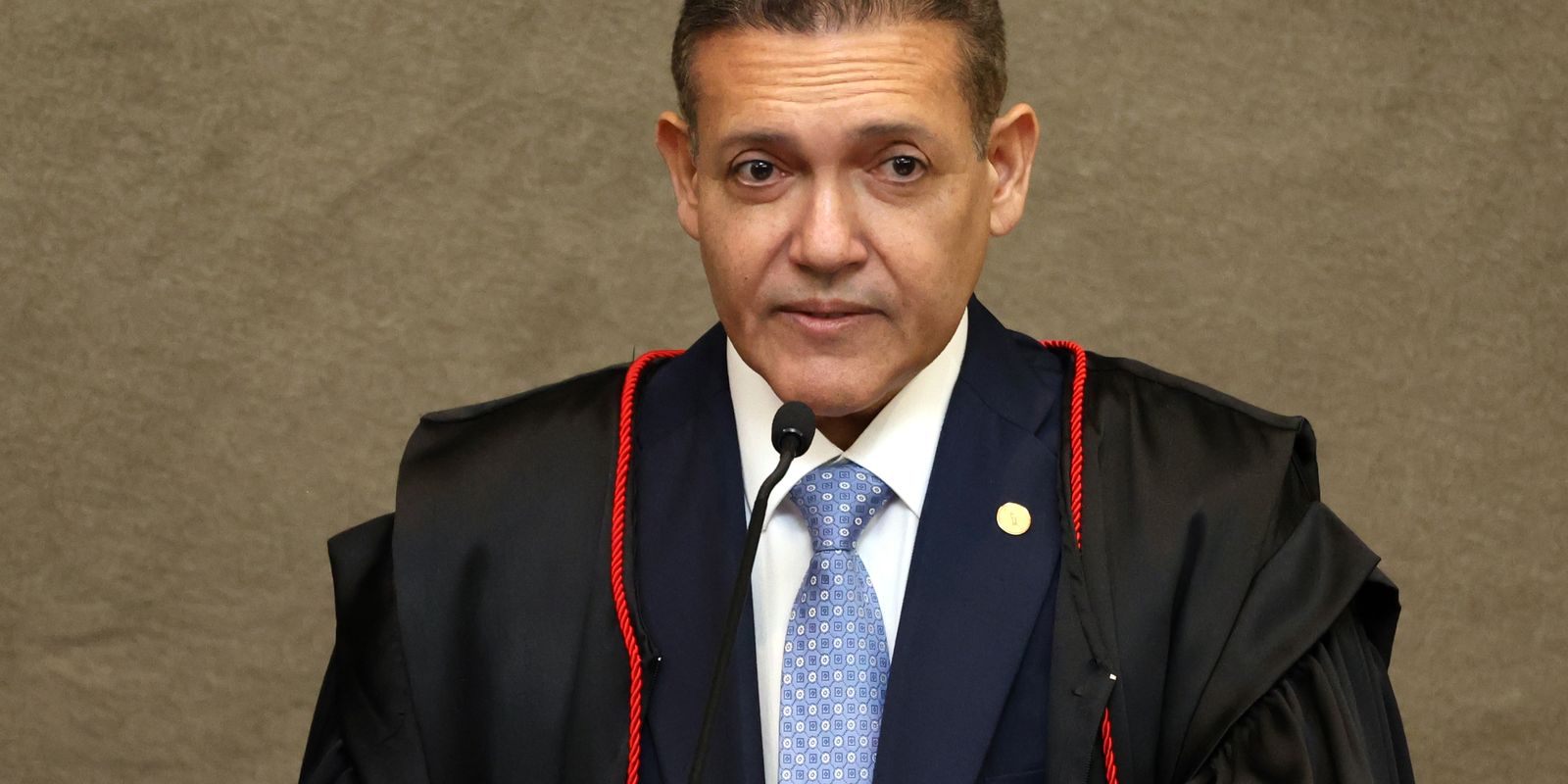 Nunes Marques assume presidência do TSE e foca em conter uso de inteligência artificial nas eleições
