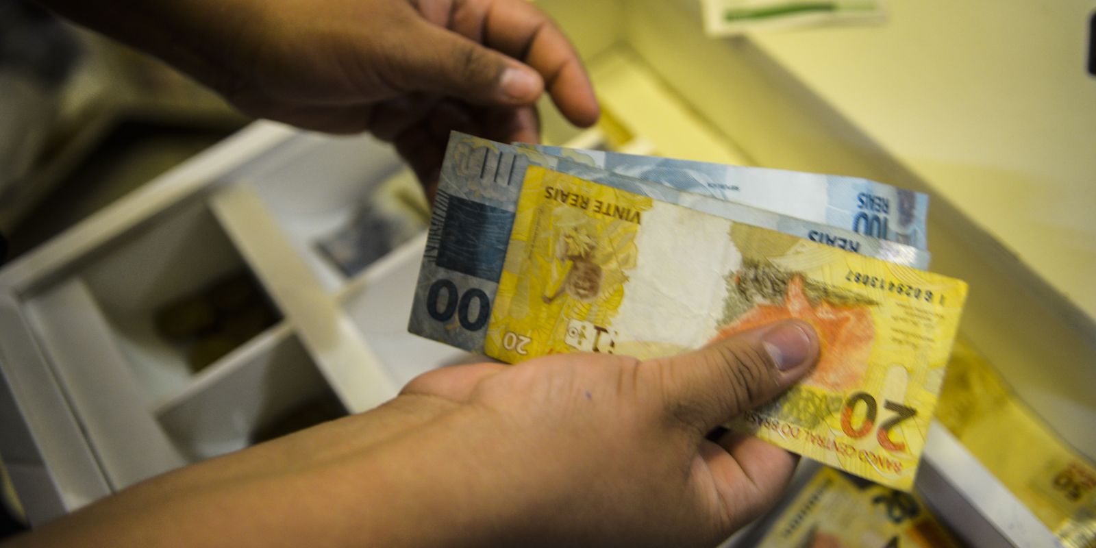 Rendimento do trabalhador: Distrito Federal e 15 estados registram valores recordes