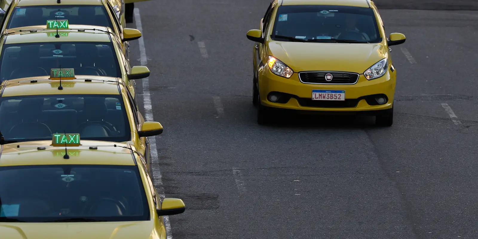 Governo federal publica medida provisória para motoristas de aplicativo e taxistas