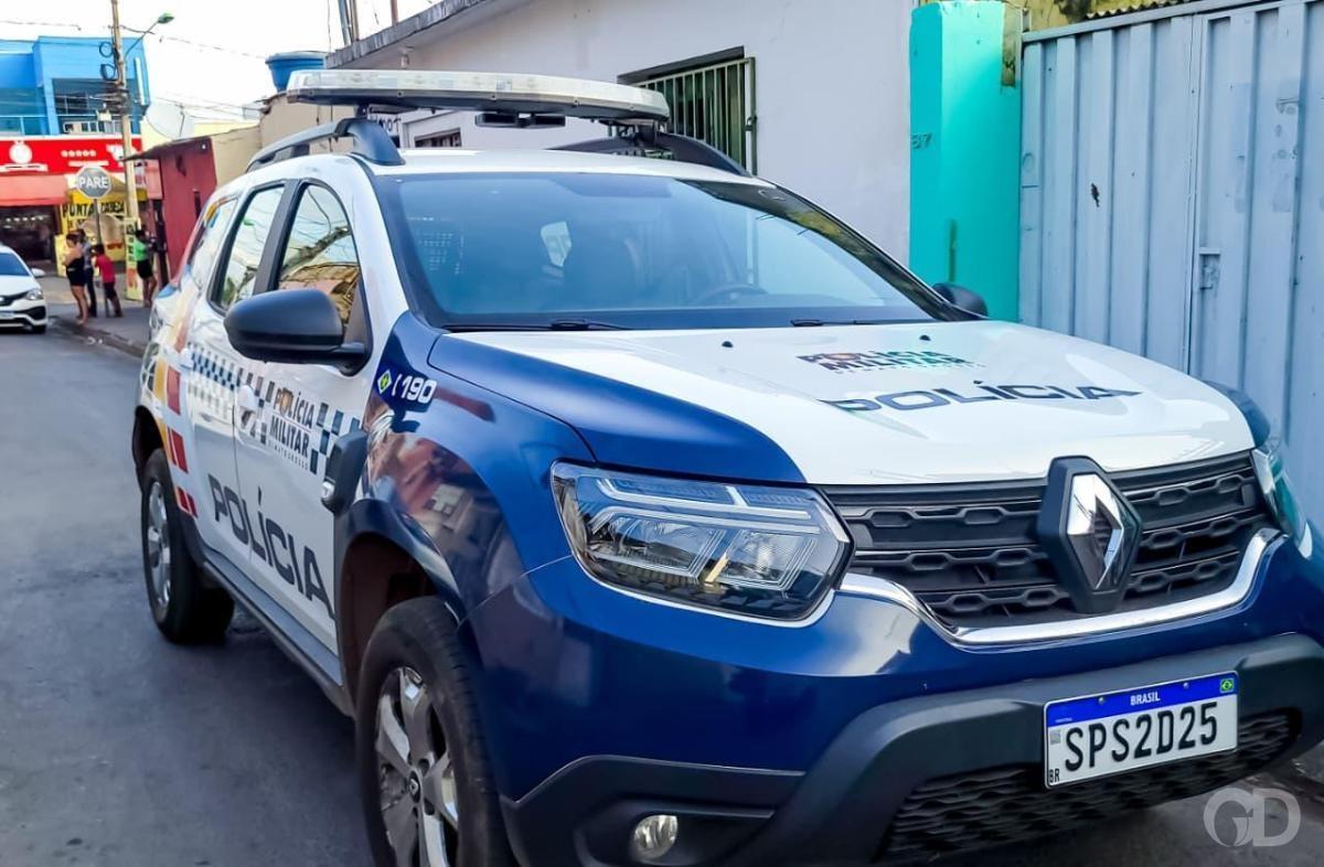 Irmãos tentam matar desafeto com golpes de canivete em rua de MT