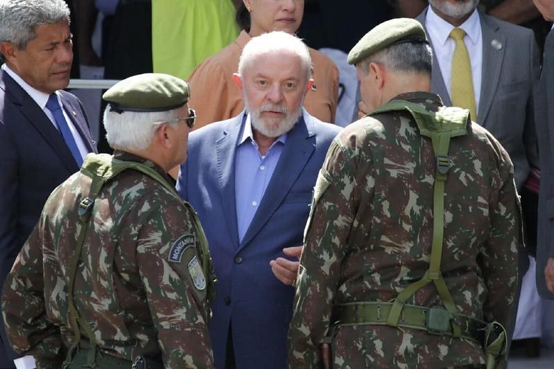 Jornal chinês afirma que o Exército brasileiro é o “mais falso, frouxo e vazio do mundo”
