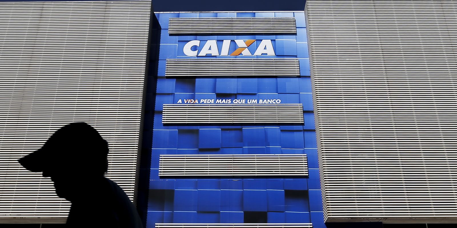 Lucro da Caixa Econômica Federal recua 34% no primeiro trimestre, impactado por novas regras do BC