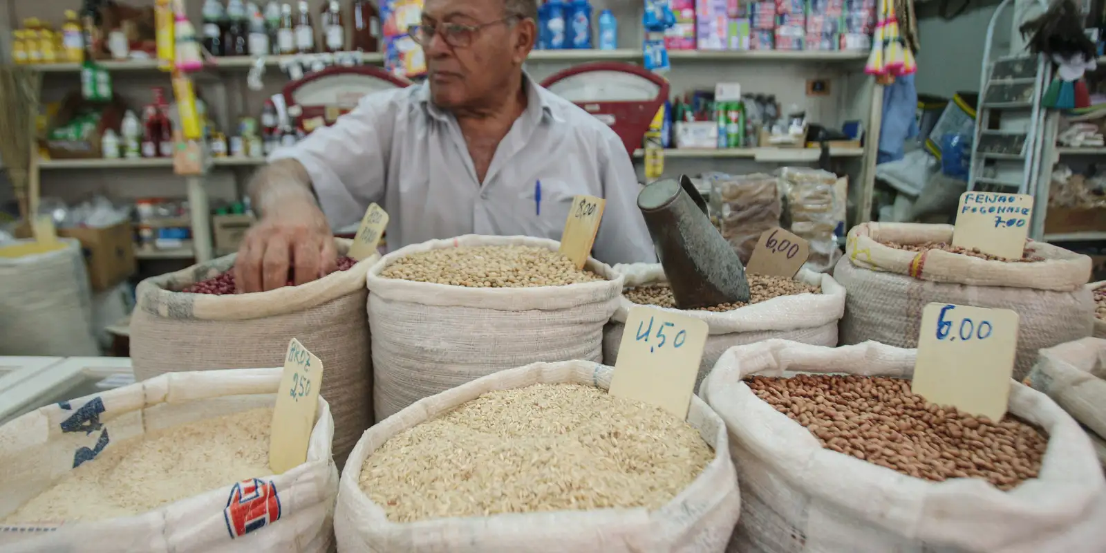 Mercado financeiro eleva projeção para a inflação a 4,89% em 2024