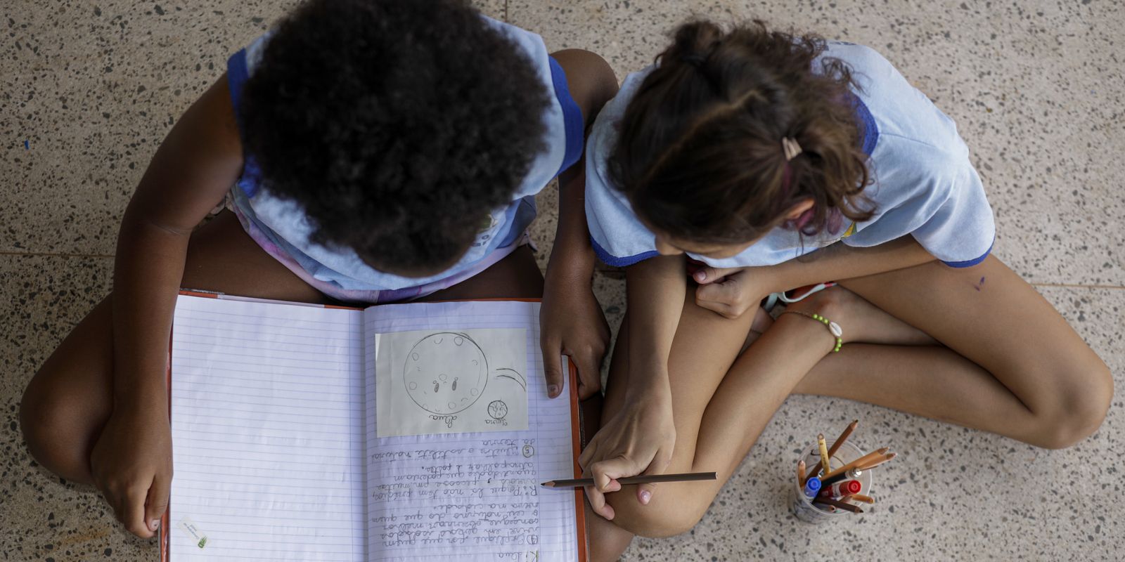 Estudo: metade dos estudantes não percebe debate antirracista nas escolas