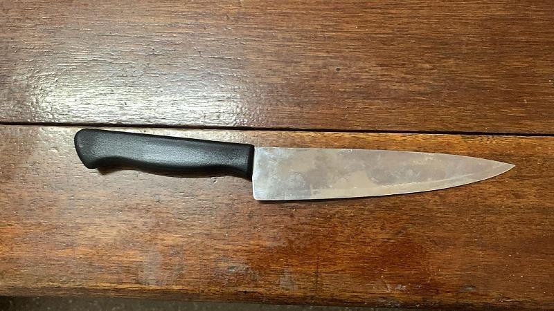 Mulher dá entrada em hospital esfaqueada após briga de casal regada a álcool