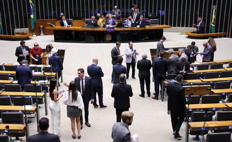 Câmara dos Deputados analisa PL que destina R$ 7,5 bilhões para fábricas de fertilizantes
