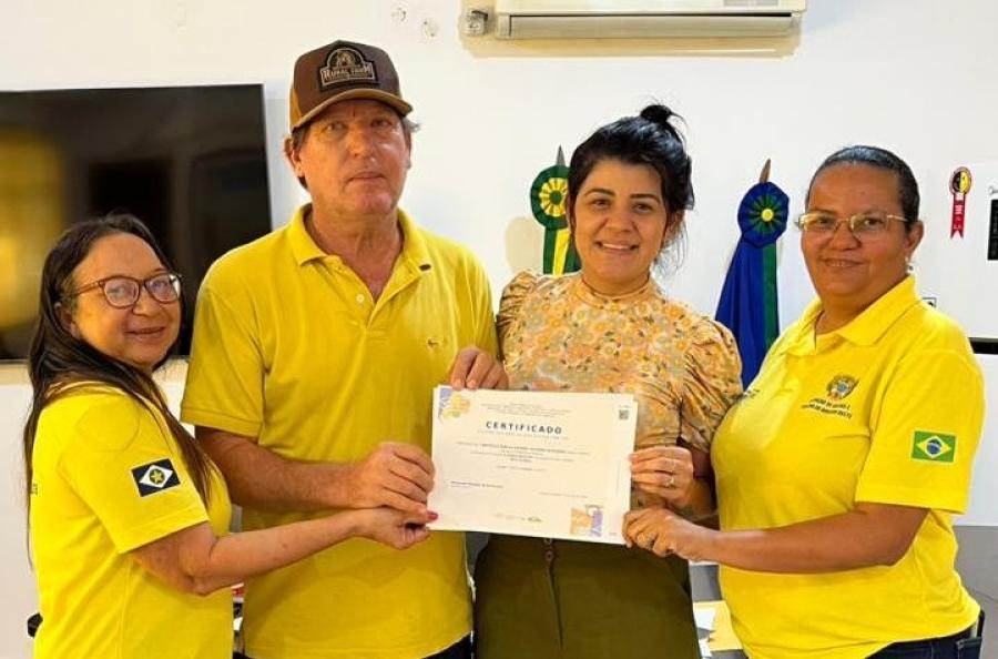 Prefeito de Rosário Oeste recebe certificado de reconhecimento cultural do Ministério da Cultura