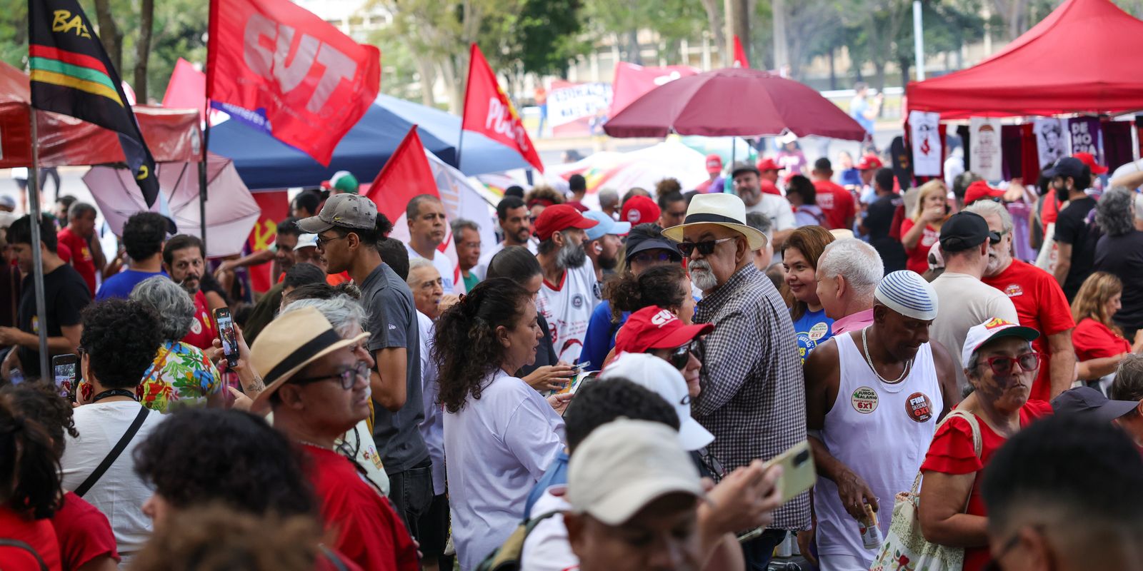 Trabalhadores se mobilizam pelo direito ao descanso e o fim da escala 6x1