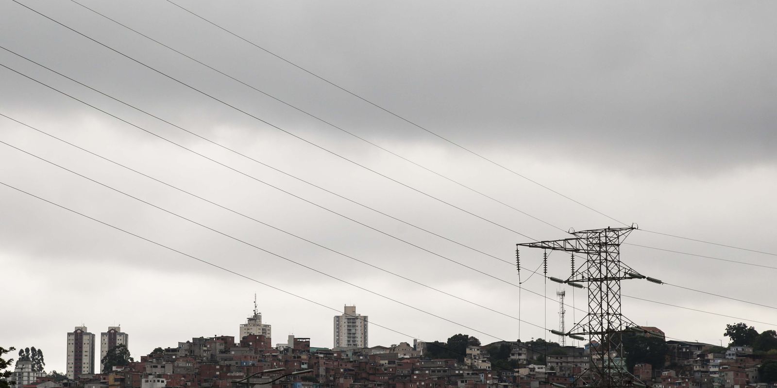 Defesa Civil de SP alerta para temporais e queda de temperatura