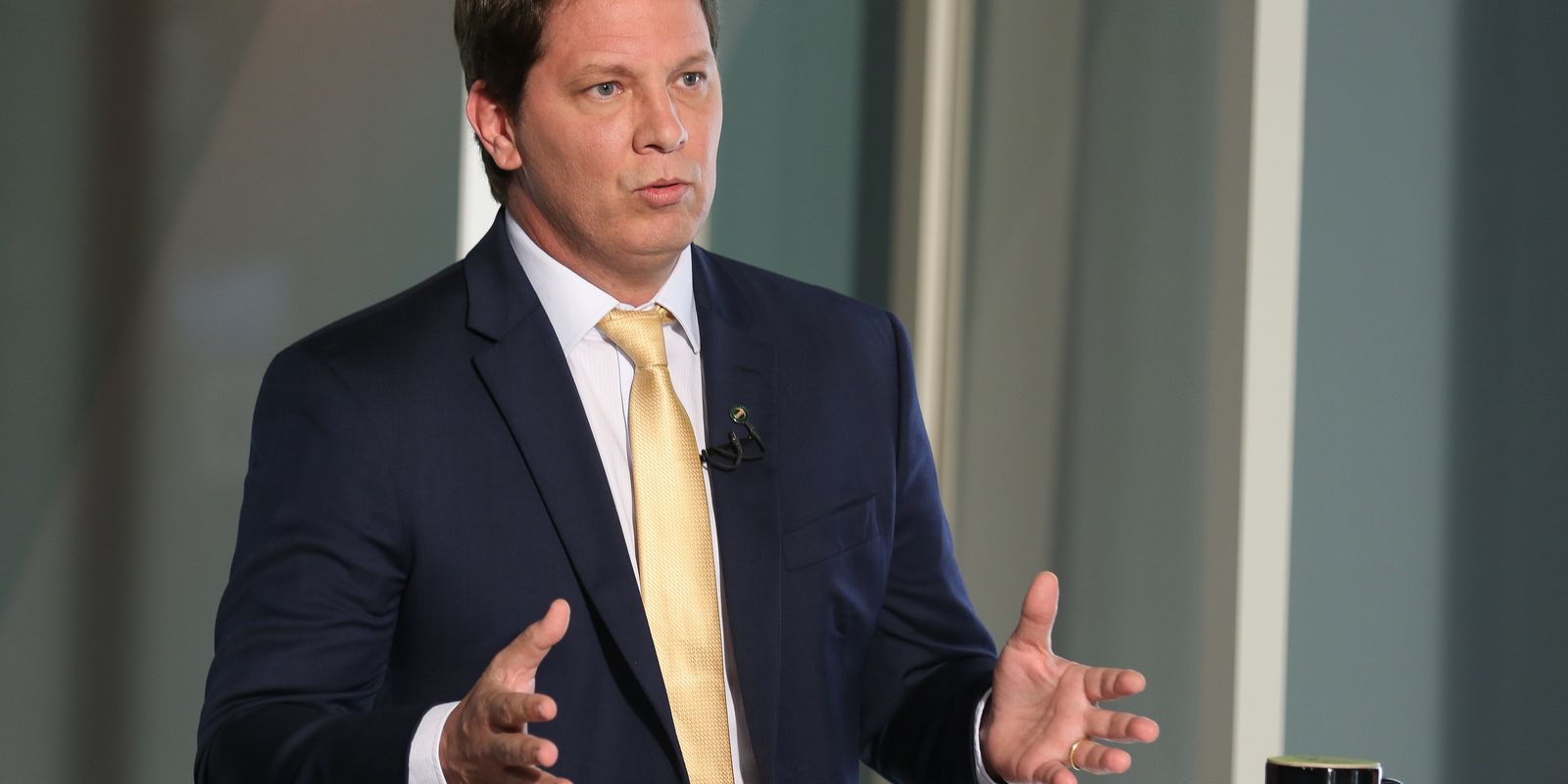 STF não consegue notificar Mário Frias sobre emendas parlamentares ligadas a filme de Bolsonaro
