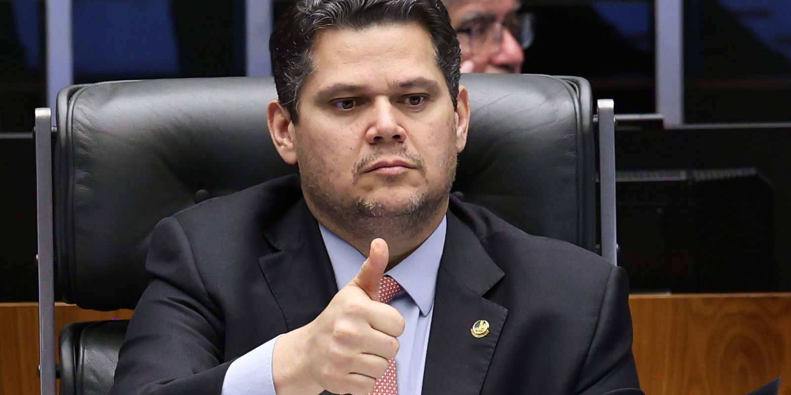 Davi Alcolumbre defende tramitação em comissões para a PEC da 6x1 no Senado