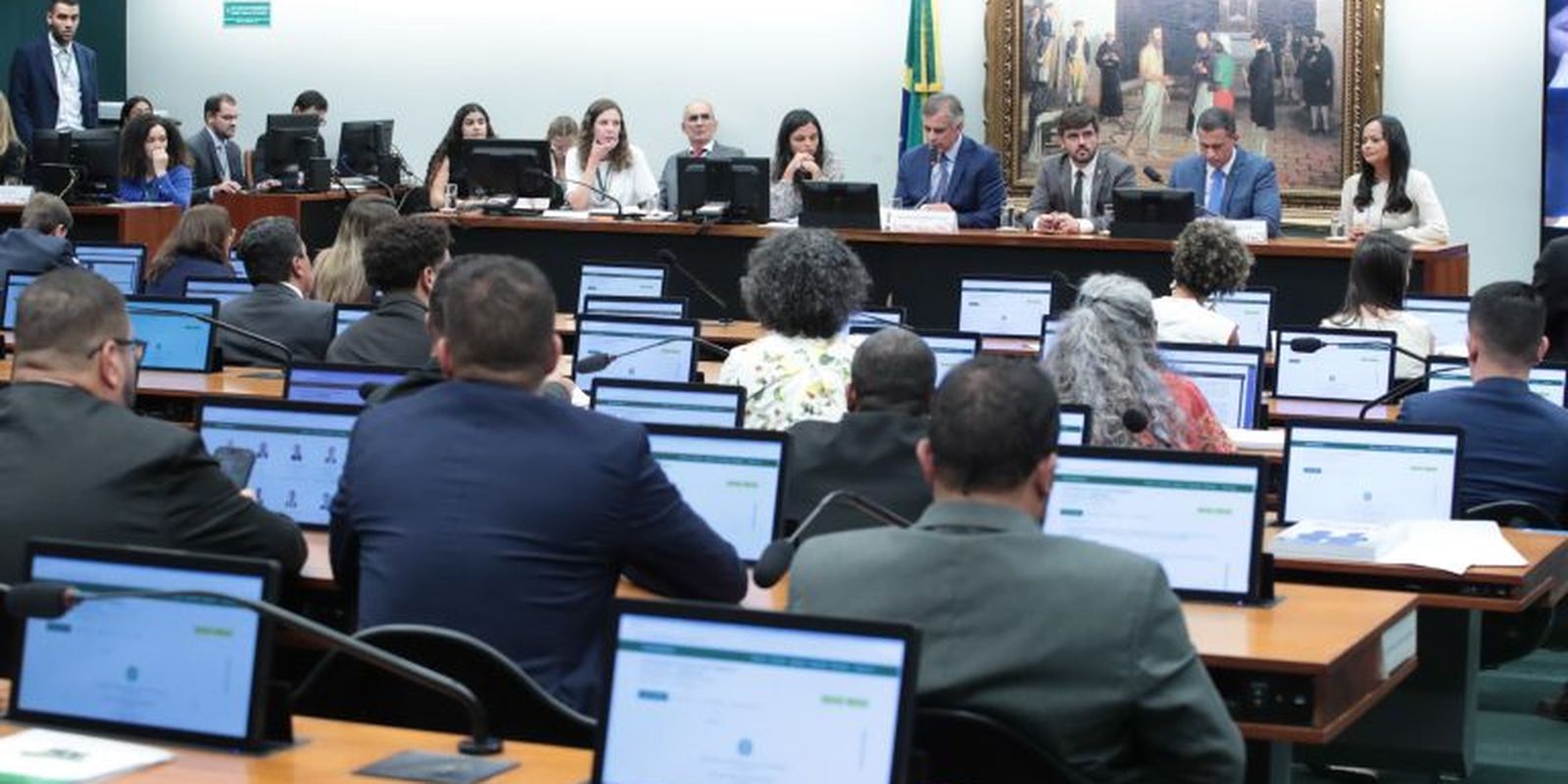 CCJ da Câmara adia novamente votação da PEC da maioridade penal