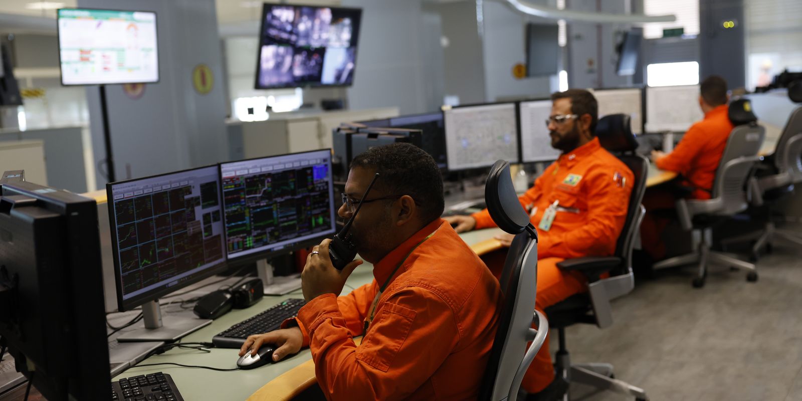 Mercado de trabalho aquecido leva taxa de subutilização ao menor nível histórico, segundo IBGE