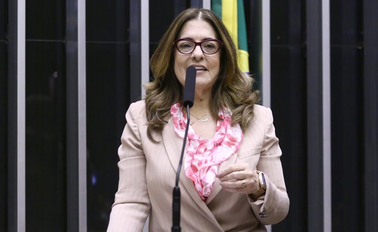 Mulheres da pesca artesanal terão acesso a direitos sociais e previdenciários após aprovação em comissão