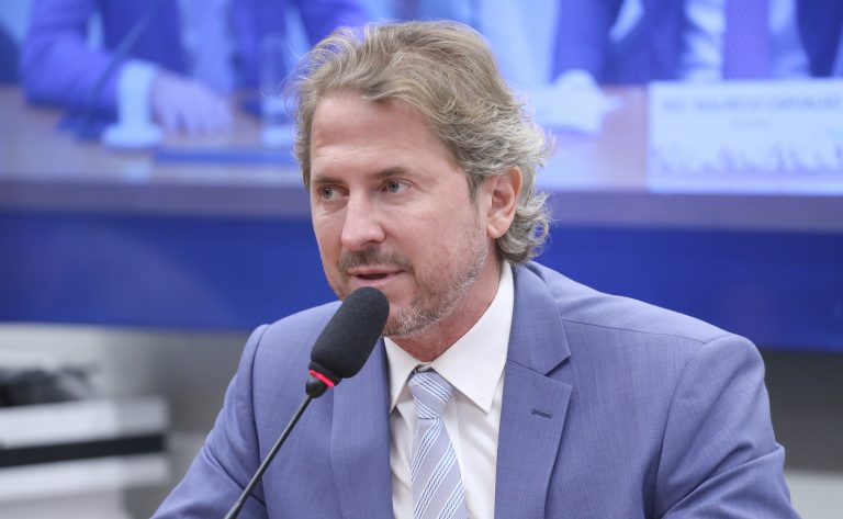 Comissão de Educação aprova diretrizes para incentivar o trabalho voluntário e a solidariedade na educação