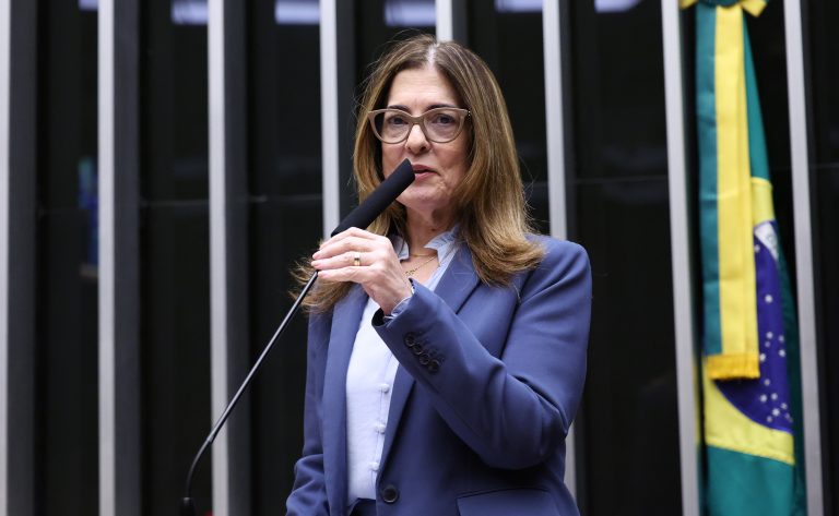 Comissão de trabalho da Câmara aprova projeto para inclusão de pessoas com autismo
