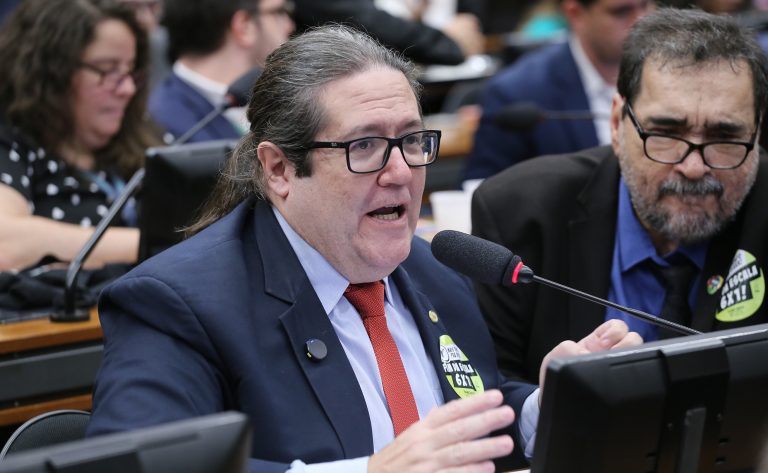 Câmara aprova projeto para garantir grêmios estudantis e fortalecer a participação no ambiente escolar