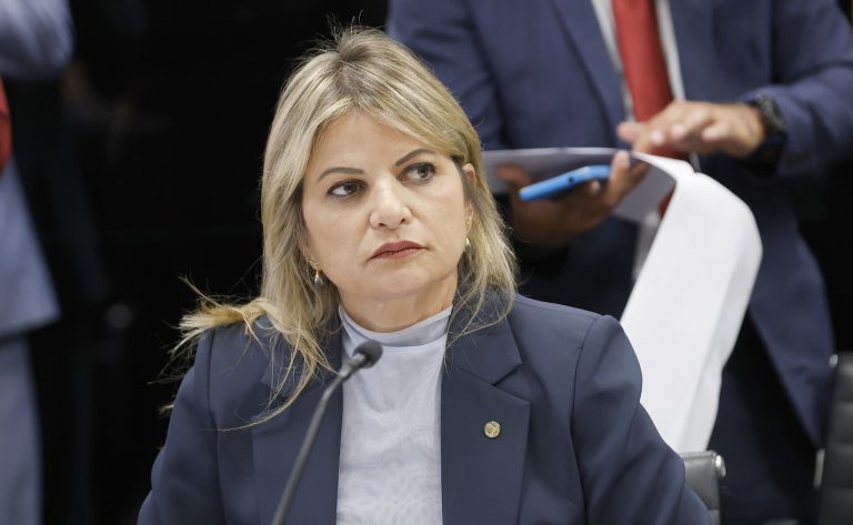 Comissão da Câmara aprova programa de capacitação sobre direitos da mulher