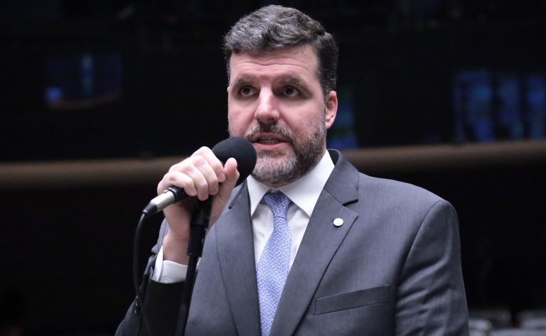 Câmara aprova projeto para aliviar restrições a produtores rurais em áreas de demarcação indígena