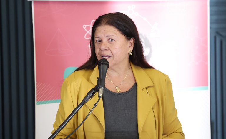 Comissão aprova projeto que obriga planos de saúde a cobrir despesas de acompanhante no parto