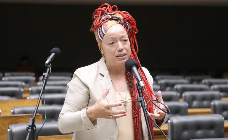 Comissão da Câmara aprova punição para organizadores de eventos esportivos omissos contra a discriminação