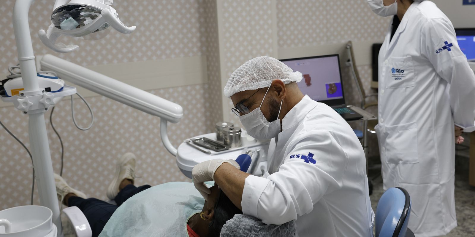 Comissão do Senado aprova novo piso salarial para médicos e dentistas