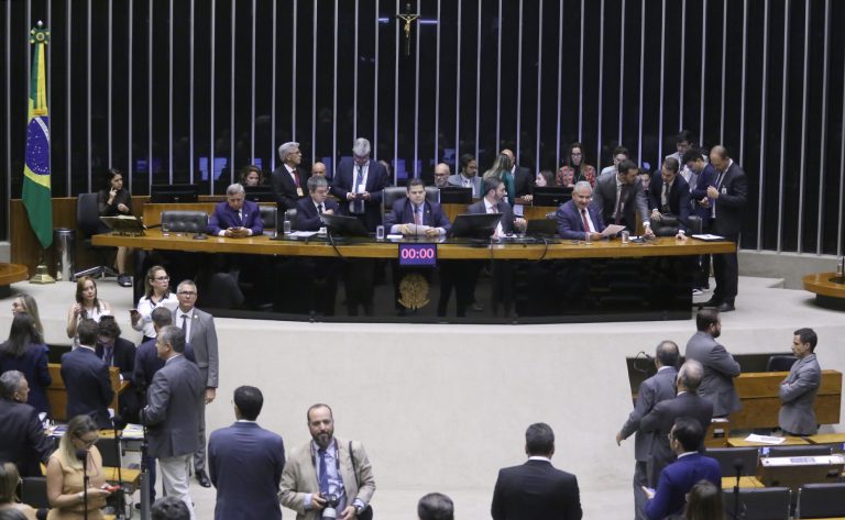 Congresso Nacional convoca sessão conjunta para analisar 90 vetos presidenciais