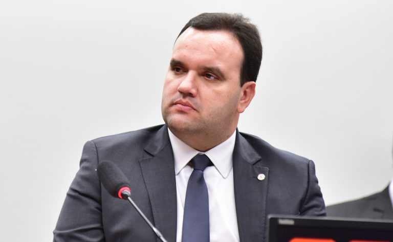 Deputado solicita ao MPF investigação contra Sports Media por suspeita de tráfico de influência e crimes contra a honra no Cade