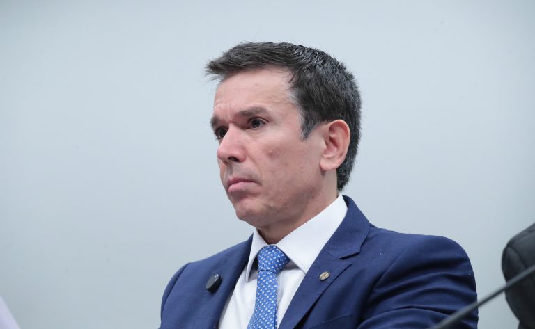 Câmara avança em controle sanitário e punições para fraudes em suplementos alimentares