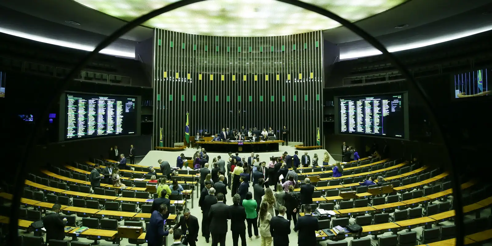 Redução da maioridade penal avança na Câmara dos Deputados