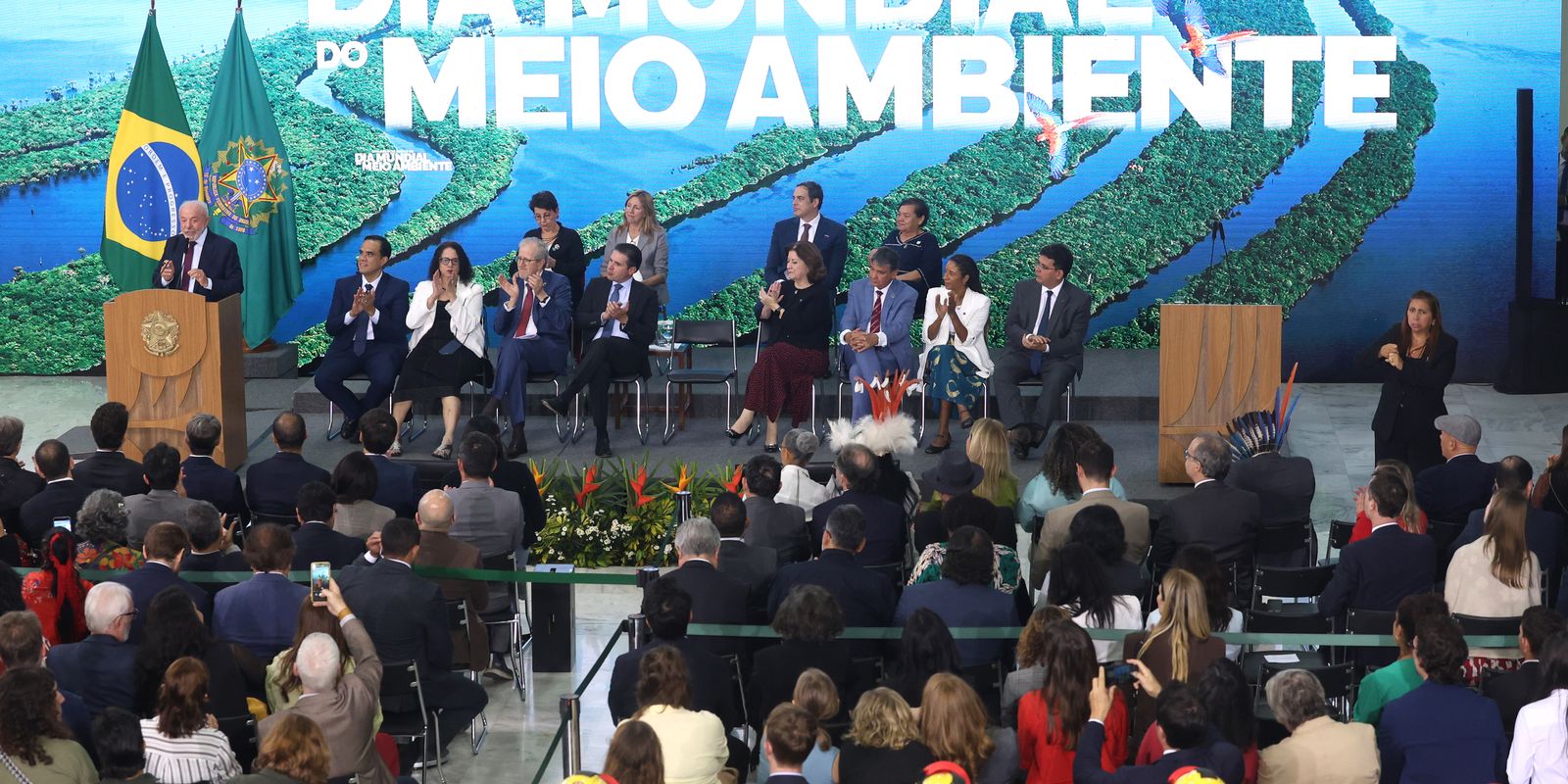 Governo Lula anuncia pacote para a proteção ambiental e combate ao desmatamento