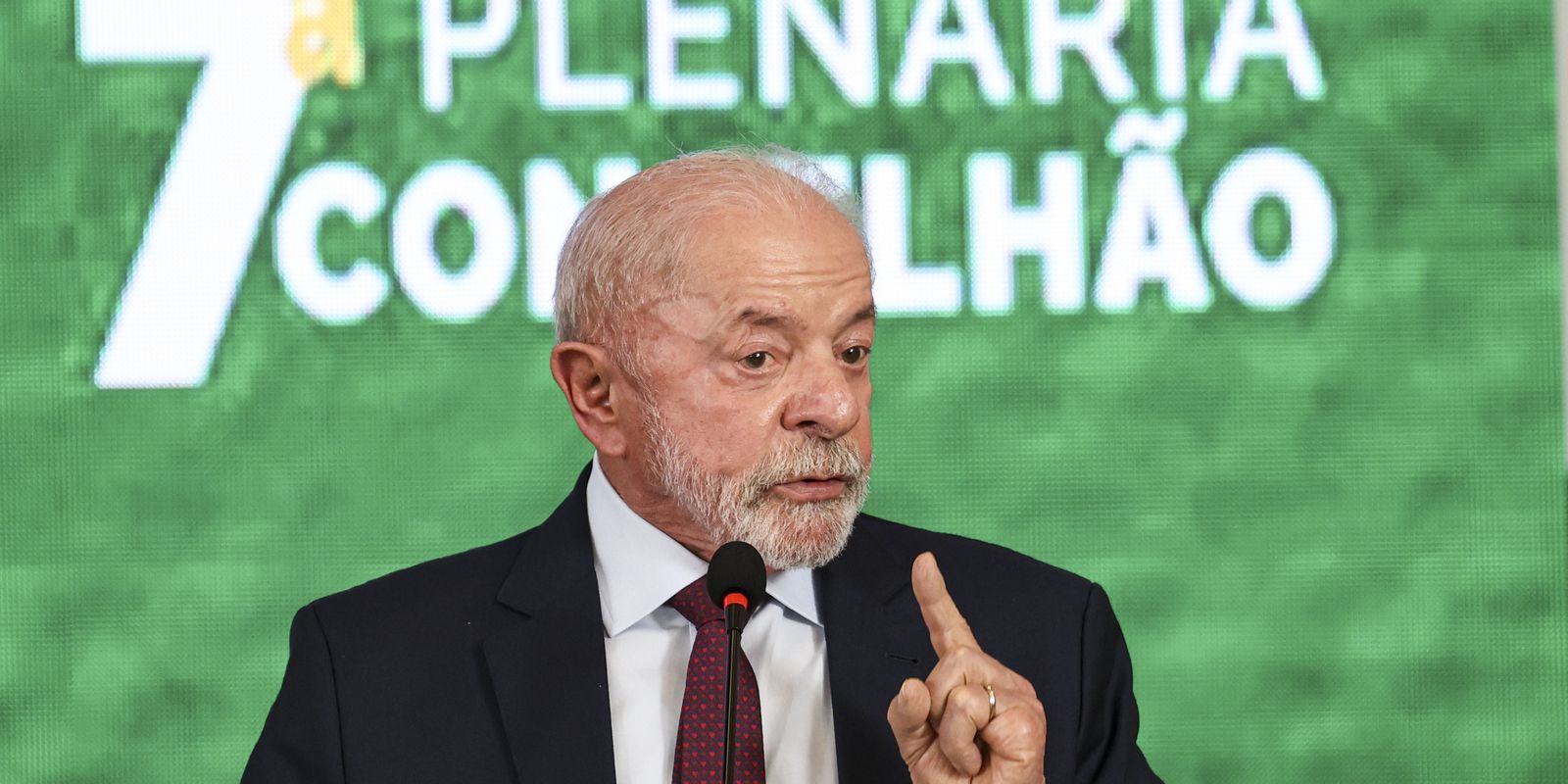 Governo Lula estuda devolução de celular roubado via Correios