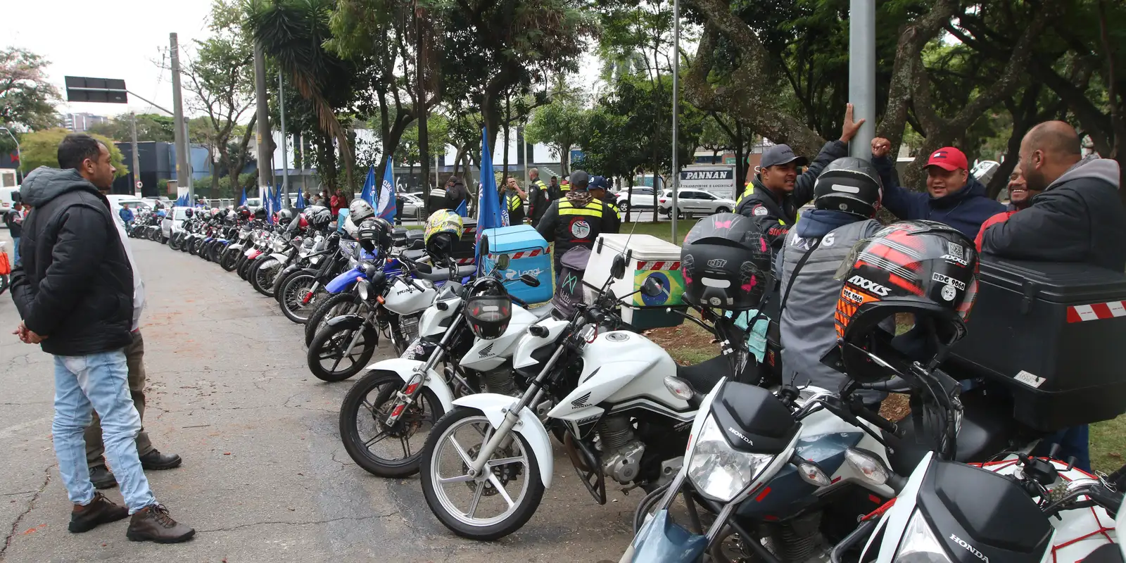 Governo federal anuncia o Move Motos para financiar veículos de motociclistas de aplicativos