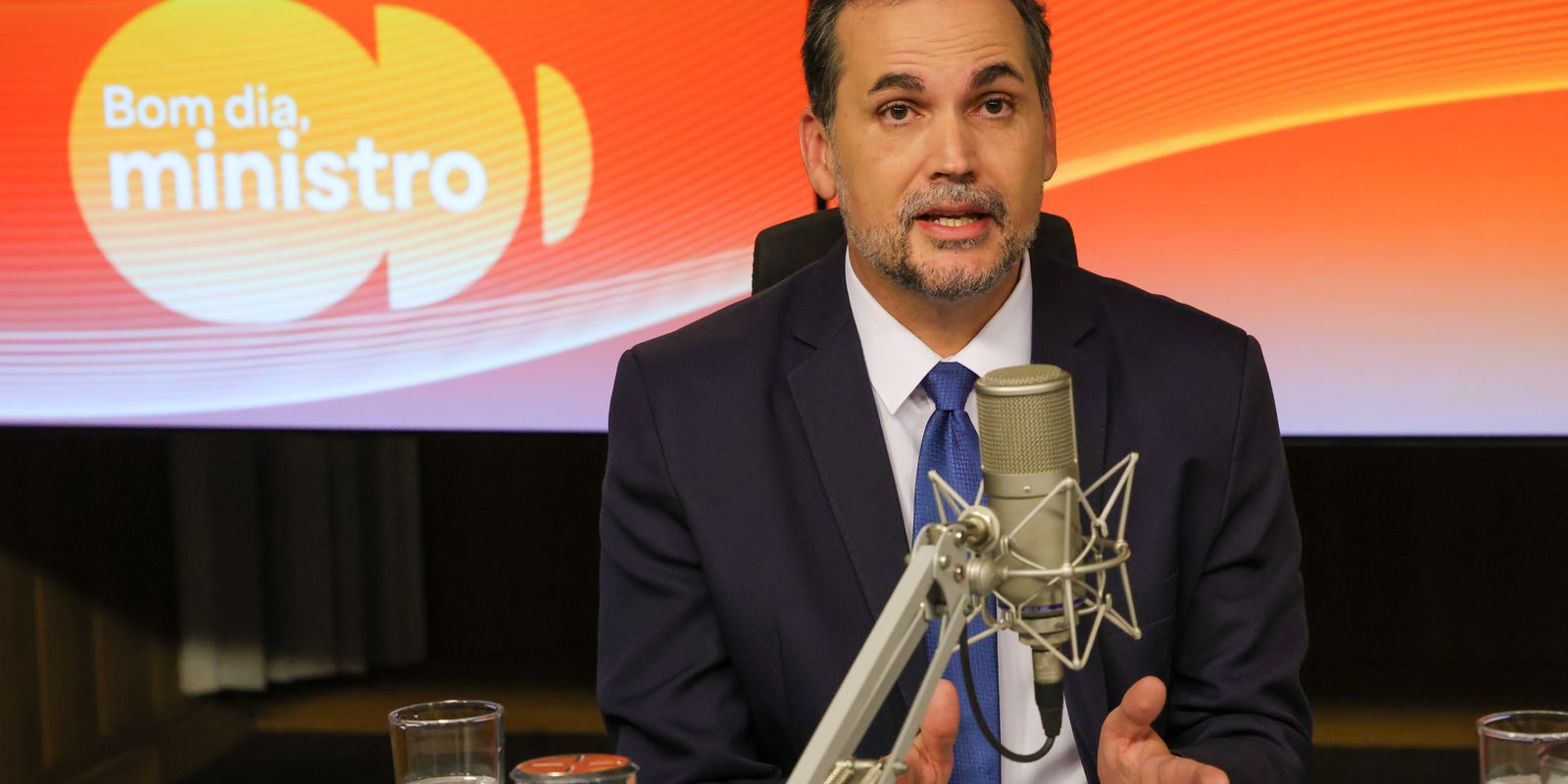 Governo utilizou lucros da exportação de petróleo para estabilizar o preço dos combustíveis