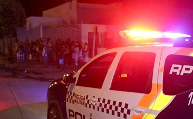 Homem bêbado parte para cima dos filhos autistas por cartão de crédito desaparecido