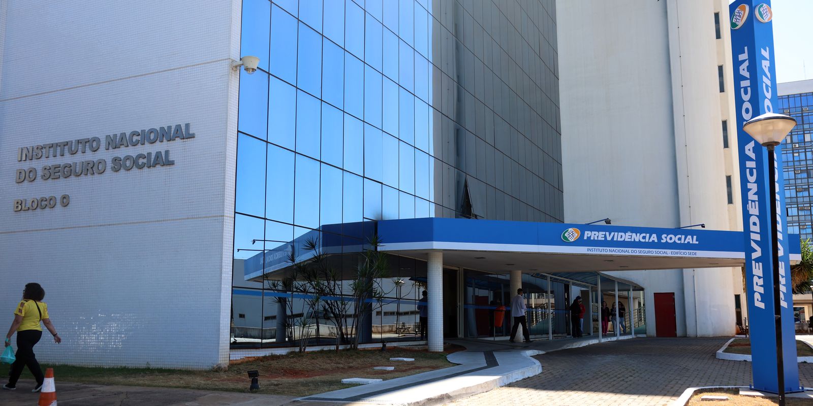 Prazo para contestar descontos indevidos do INSS encerra neste sábado