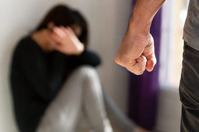 Marido é preso após espancar esposa e deixá-la com a cabeça sangrando