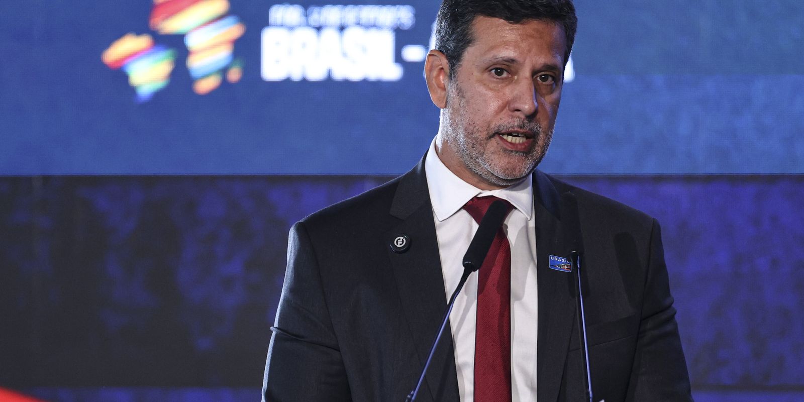 MEC atribui redução histórica do analfabetismo no Brasil a políticas de educação
