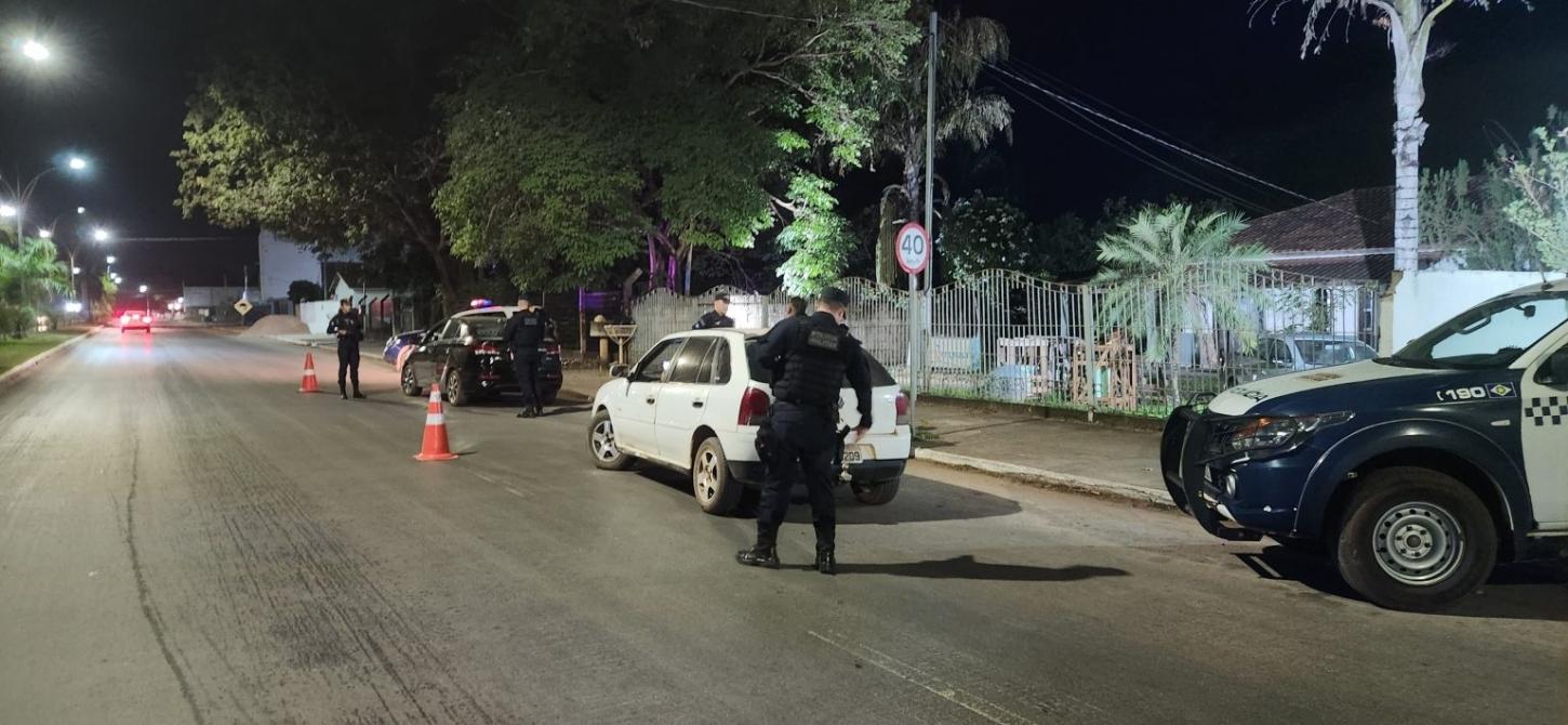 Operação Policial Flagra Condutor Bêbado e Retira Motos Irregulares das Ruas de Nobres