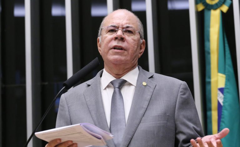 Projeto de lei visa aprimorar a transparência em obras federais e estaduais para câmaras municipais