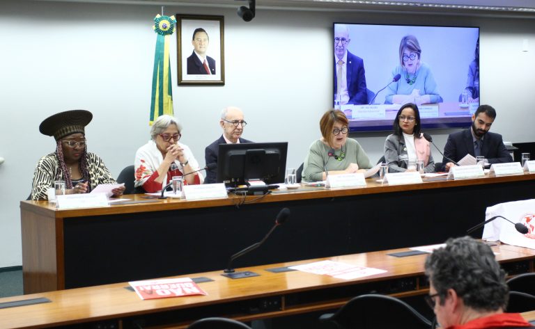 Audiência na Câmara dos Deputados debate deportações dos EUA e a defesa dos direitos humanos de migrantes no Brasil
