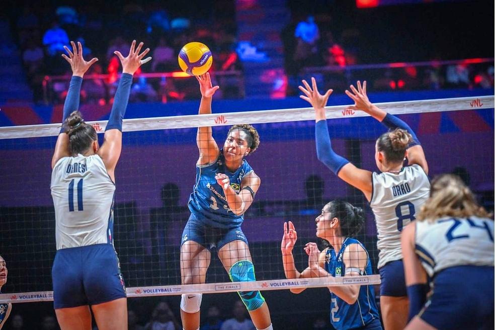 Brasil vence a Itália com brilho de Ana Cristina e vai à final em busca de título inédito na VNL