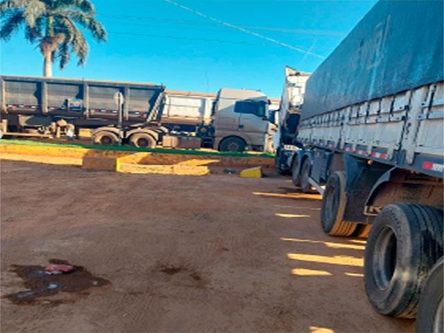 Caminhoneiro para em posto para descansar e tem motor do carreta furtado em Sorriso