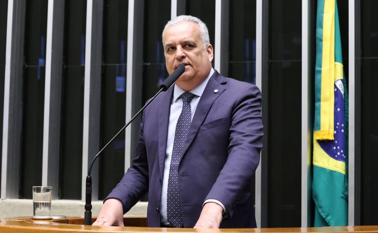 CCJ aprova uso de óculos biópticos por pessoas com deficiência visual para obtenção da CNH