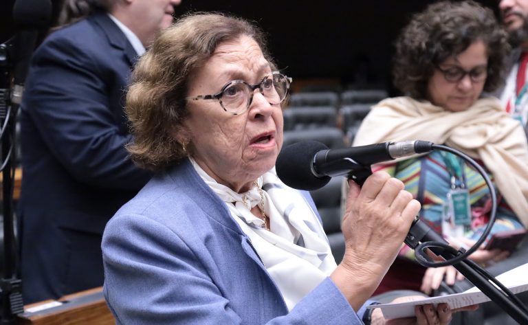 Câmara aprova canais de atendimento 24 horas para mulheres vítimas de violência