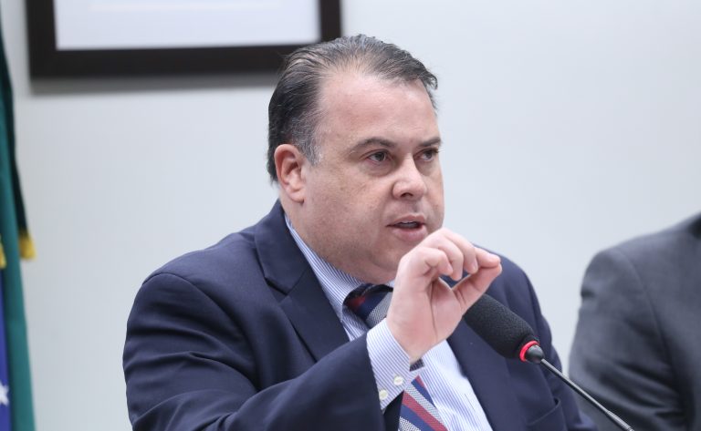 Câmara aprova programa de capacitação digital para idosos