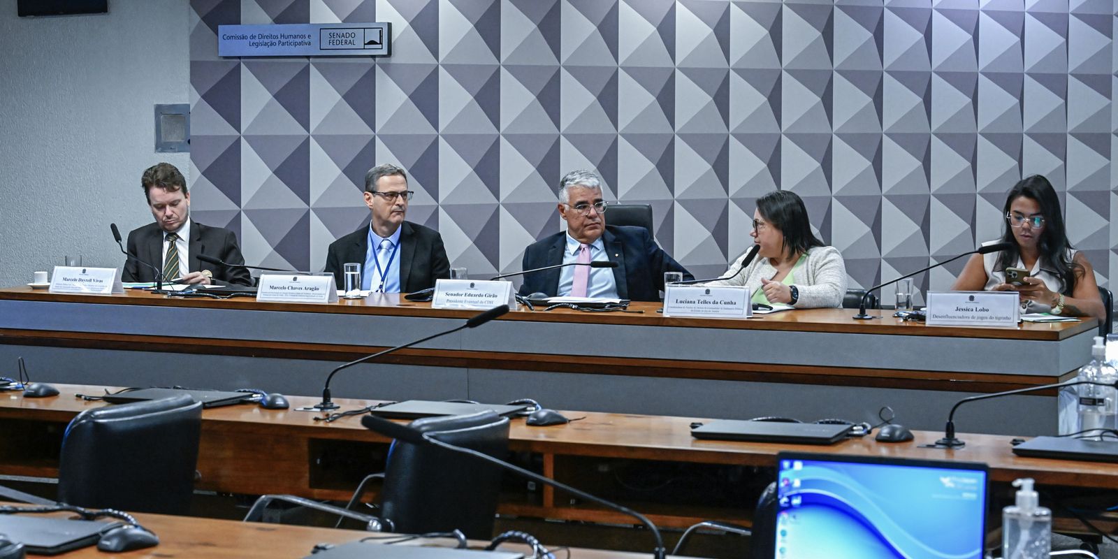 Defensores defendem restrições severas à publicidade de bets para conter endividamento