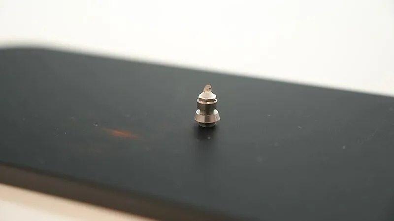 Diamante raro encontrado em MT pode ajudar cientistas a entender como a água circula no interior da Terra