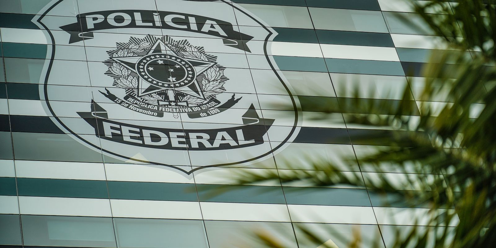 Flávio Bolsonaro nega crime de calúnia contra Lula em defesa escrita à PF
